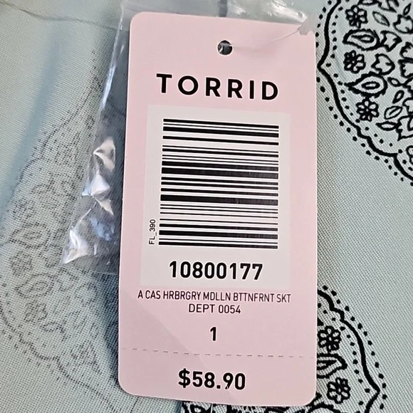 NWT Torrid Stretch Rayon Mint Green & Black Medallion Print Flutter Slee… - Picture 10 of 16